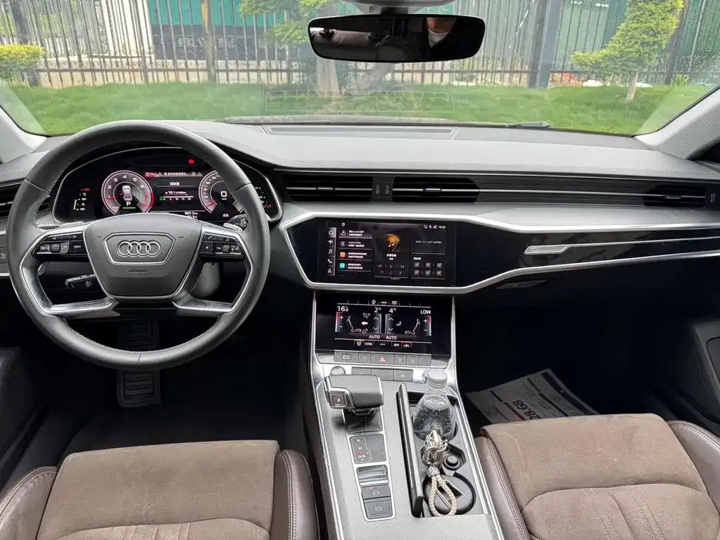 Audi A7L 2022 из CN, фото 3