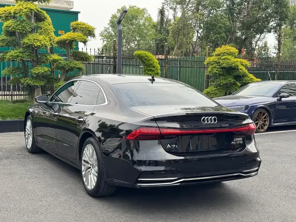 Audi A7L 2022 из CN, фото 8
