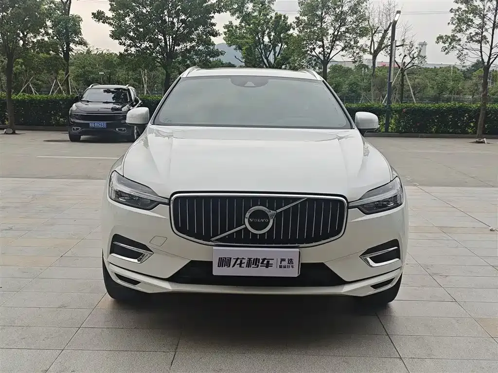 Volvo XC60 — фото 7