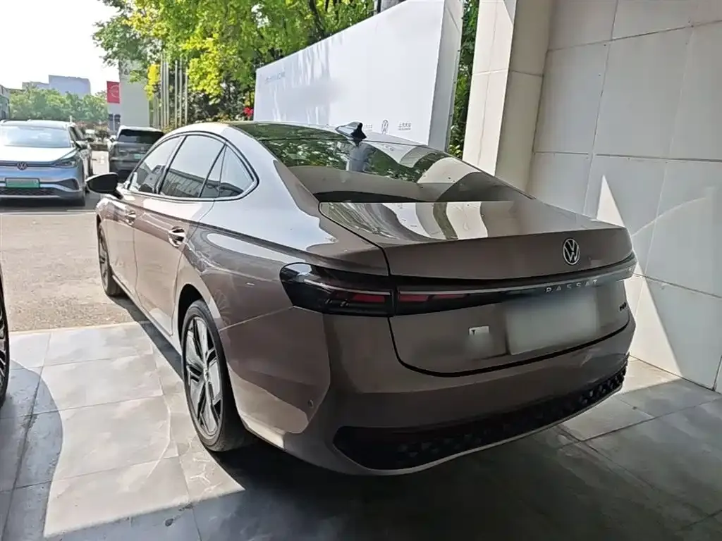 Volkswagen Passat — фото 2