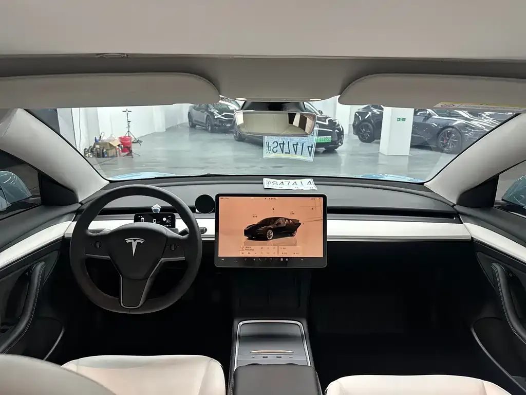 Tesla Model 3 — фото 5