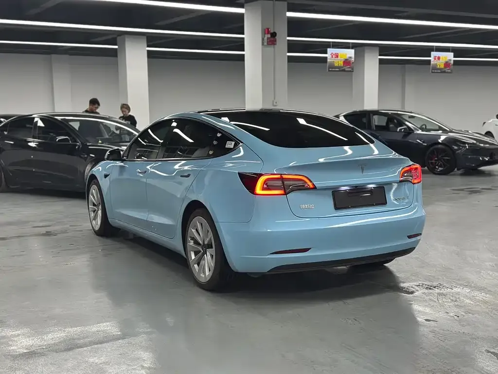 Tesla Model 3 — фото 7