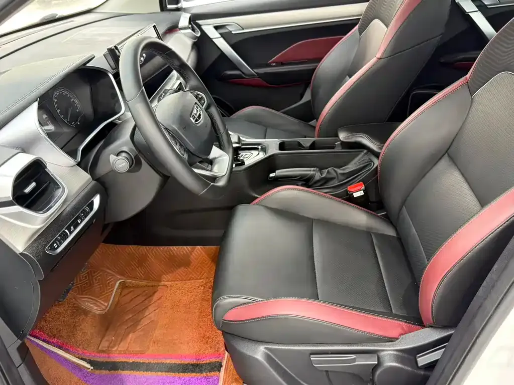 Geely Binyue — фото 10