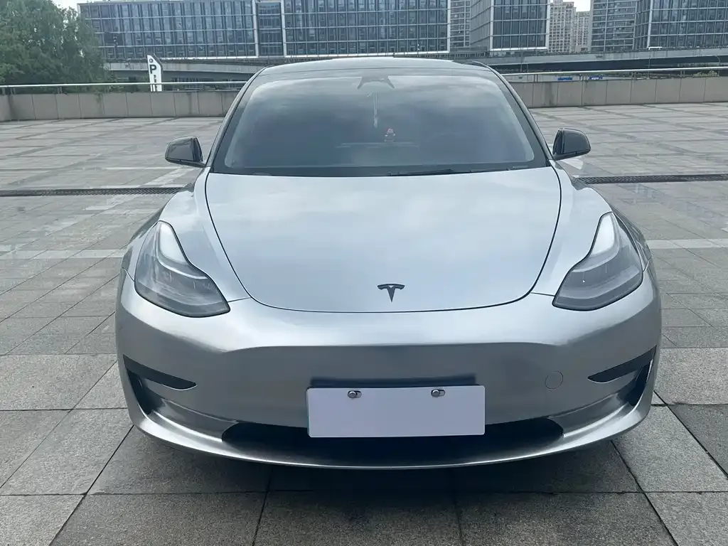 Tesla Model 3 — фото 5