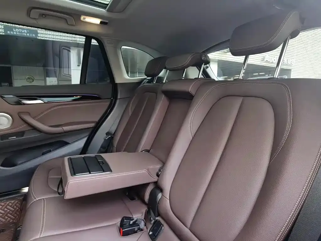 BMW X1 2021 из CN, фото 3