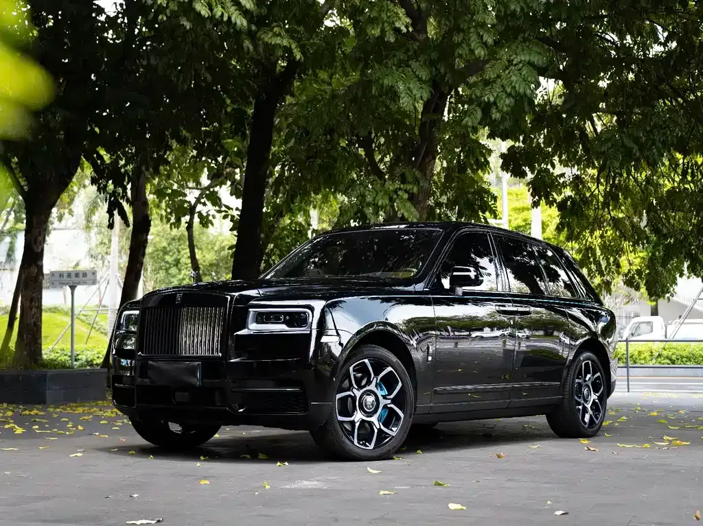 Rolls-Royce Cullinan — фото 1