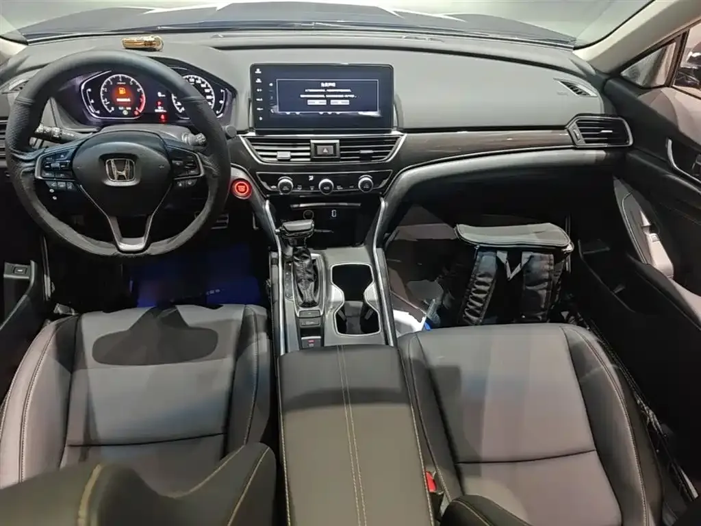 Honda Accord — фото 9