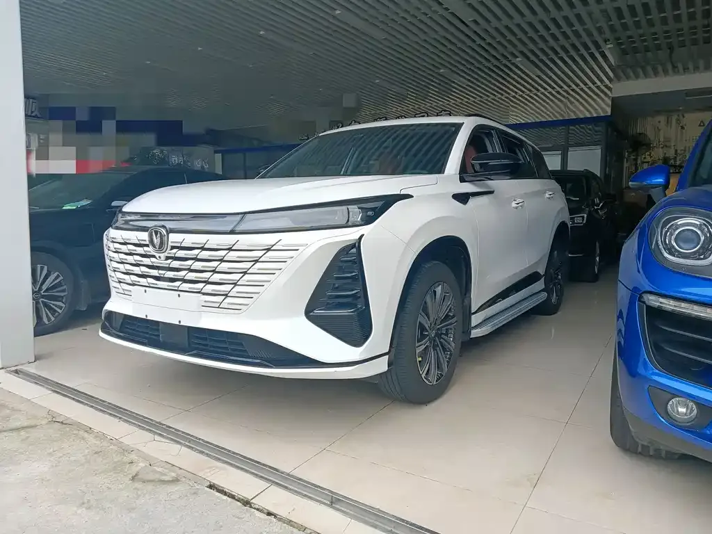 Changan CS75PLUS — фото 1