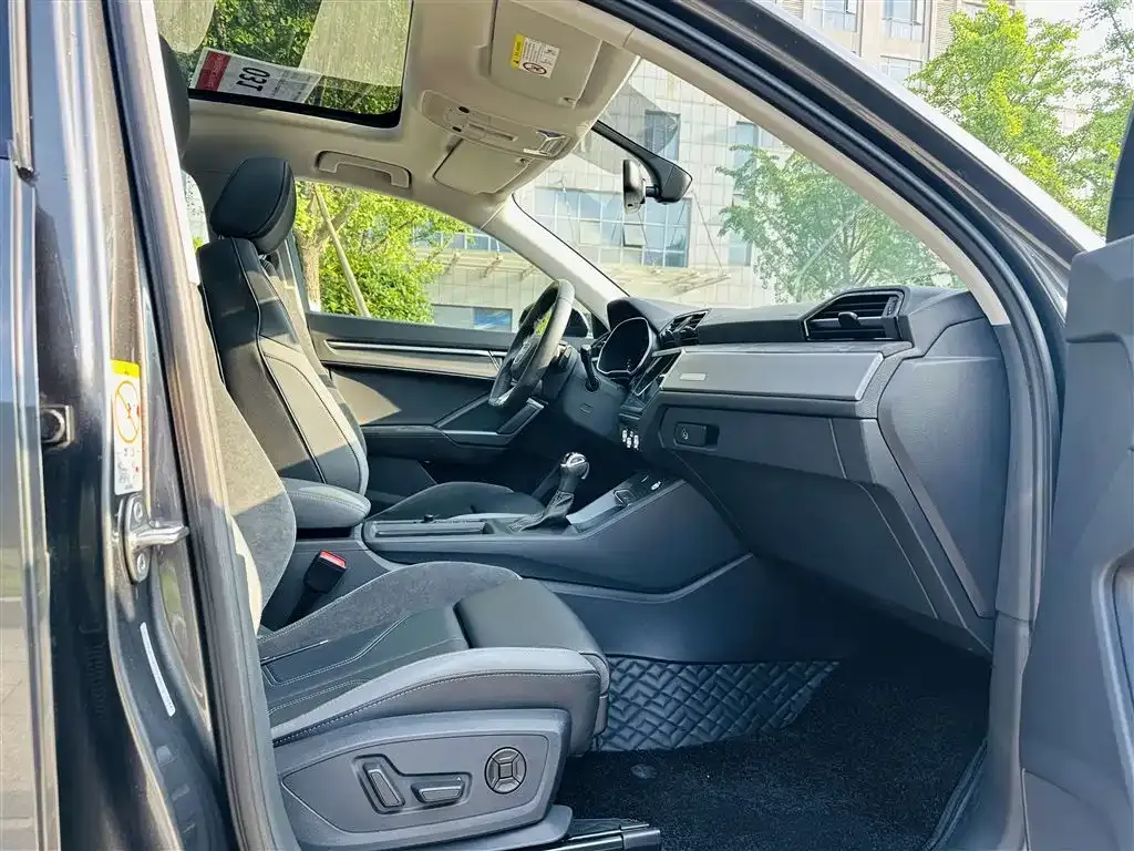 Audi Q3 Sportback — фото 9