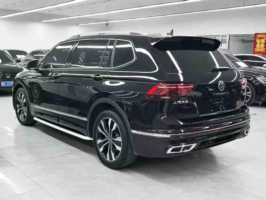 Volkswagen Tiguan L — фото 2