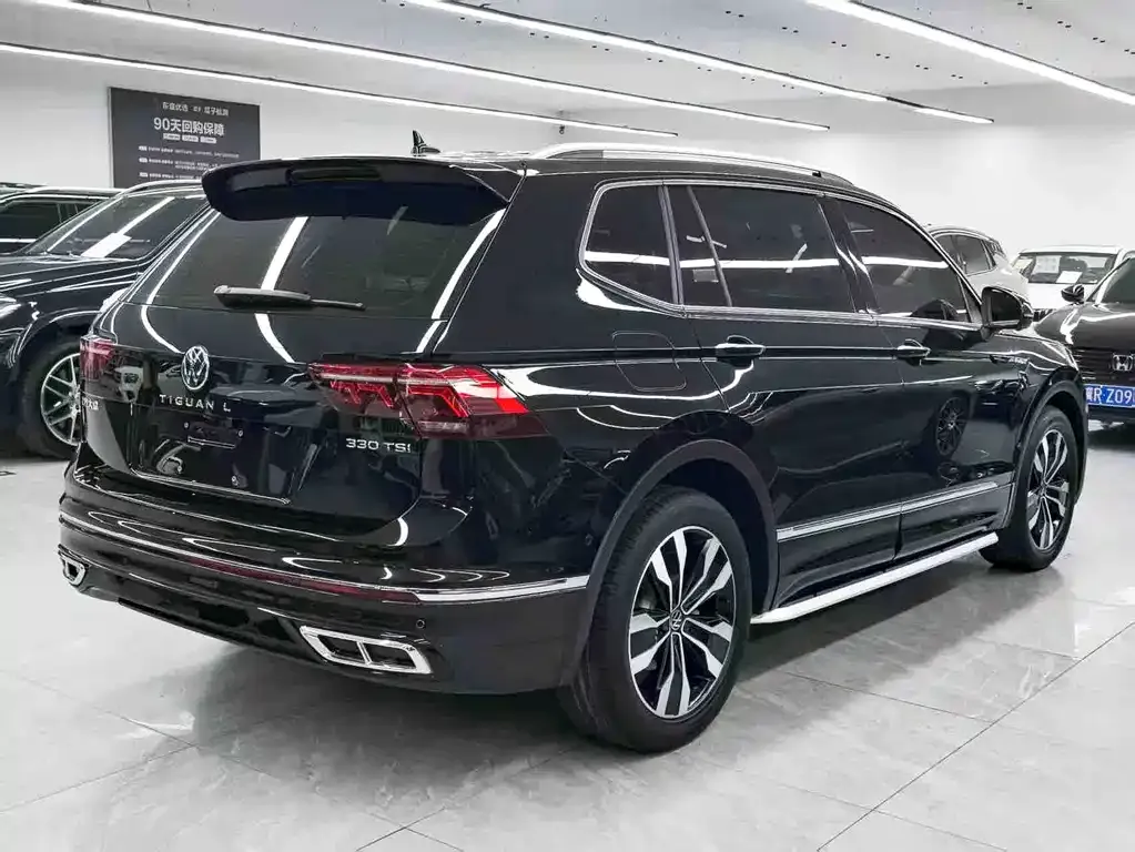 Volkswagen Tiguan L — фото 6