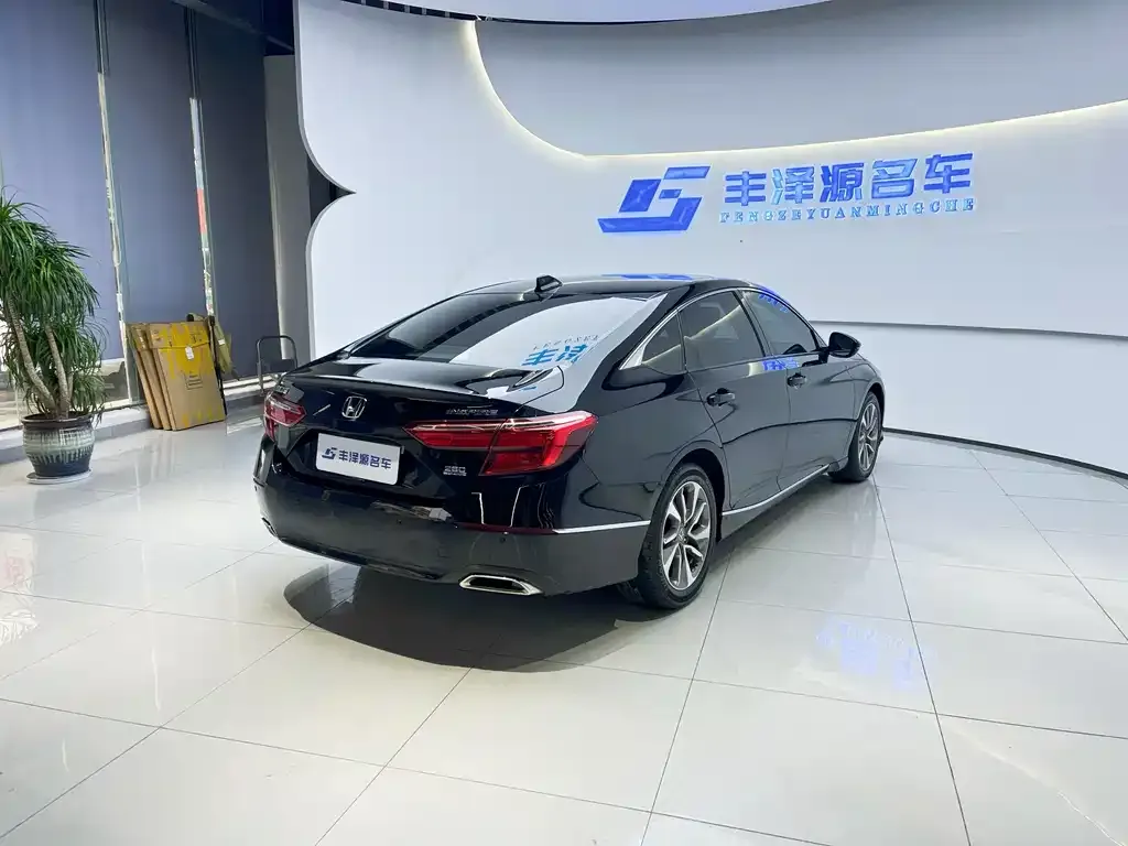 Honda Inspire — фото 9