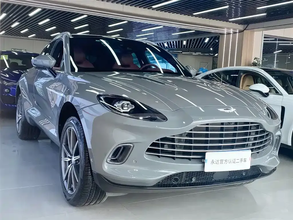 Aston Martin DBX — фото 2