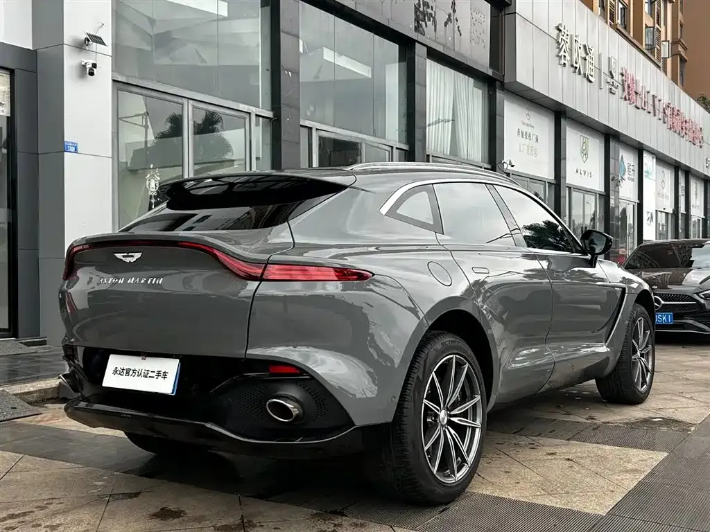Aston Martin DBX — фото 4