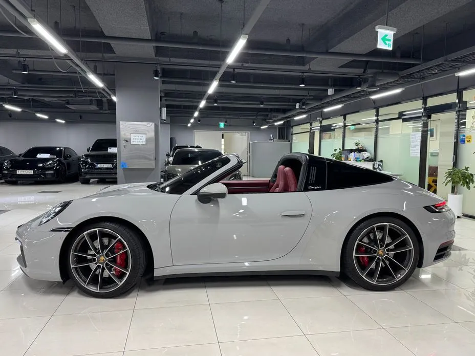 Porsche 911 2022 из KR, фото 9