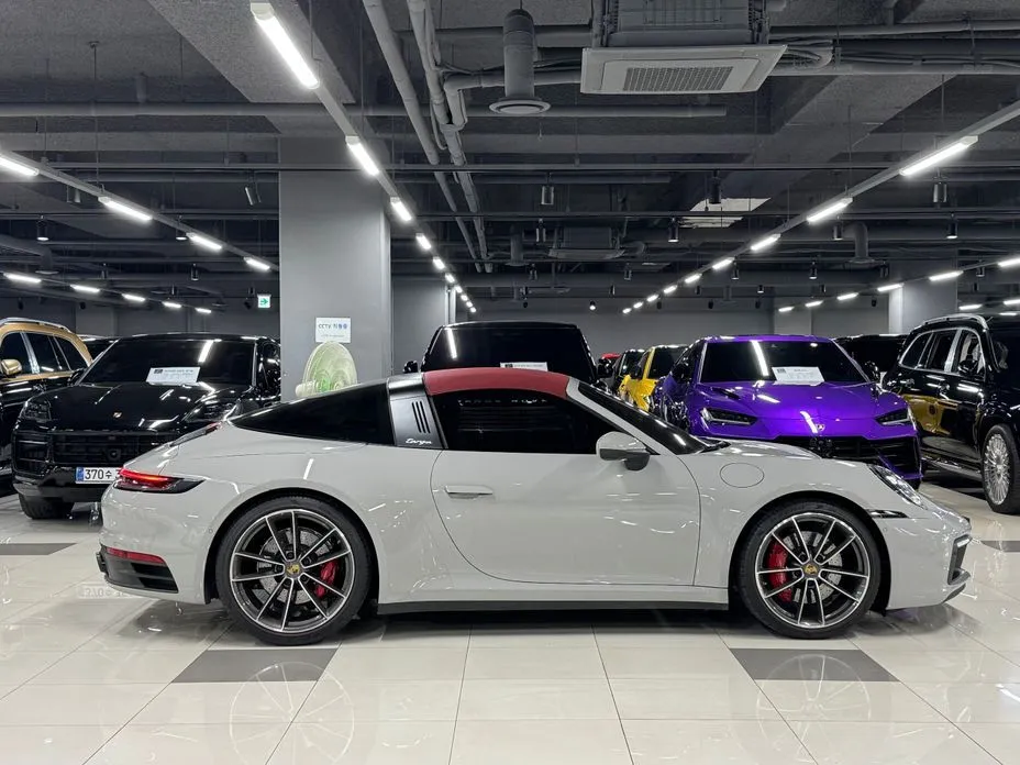 Porsche 911 2022 из KR, фото 8