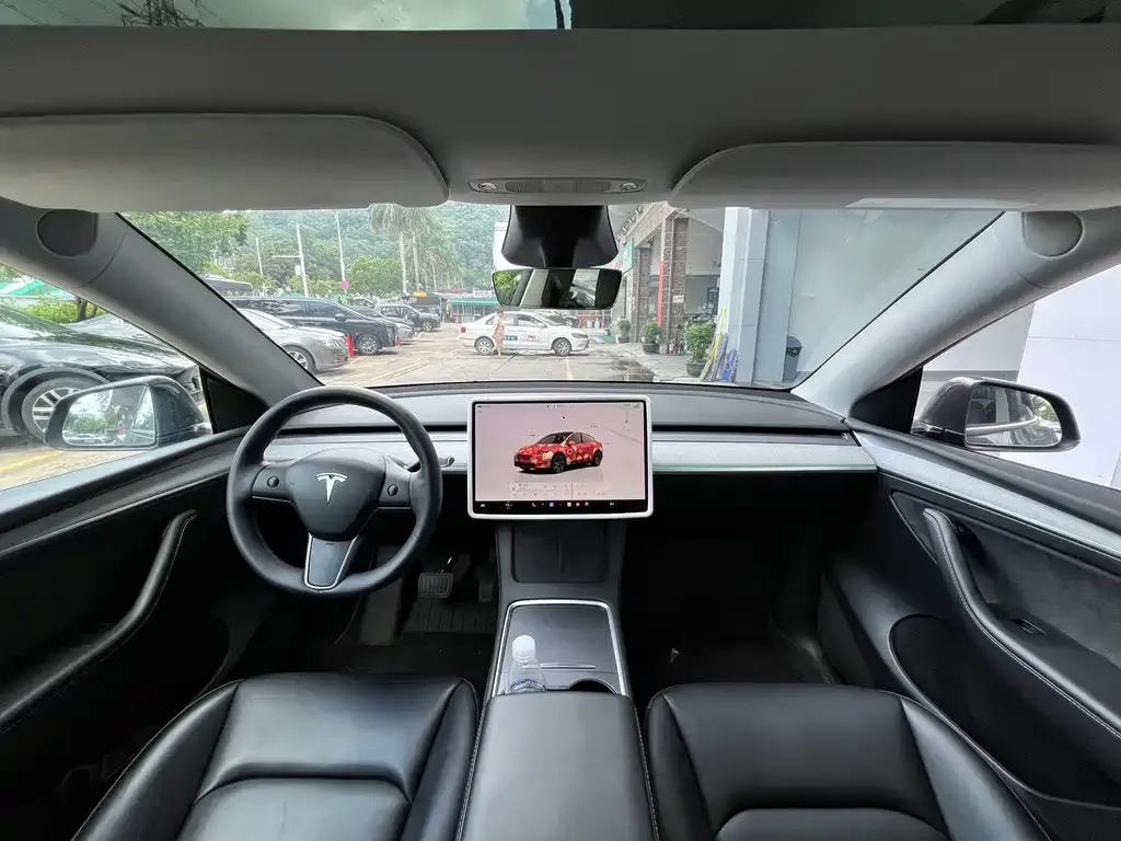 Tesla Model Y — фото 3