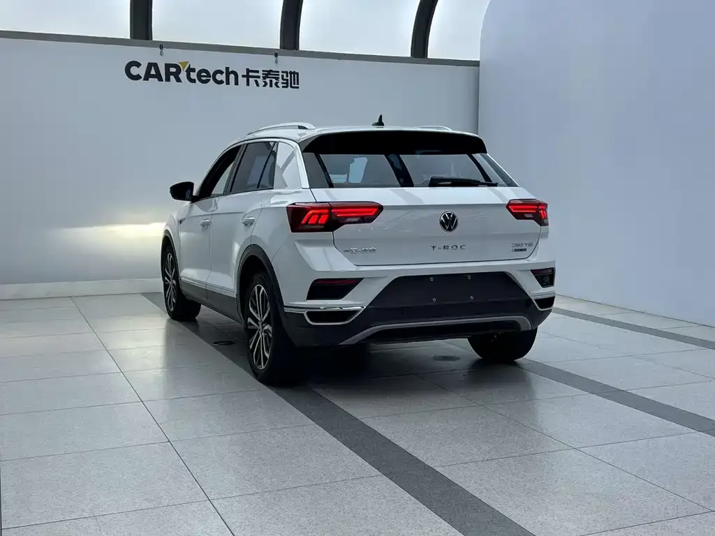 Volkswagen T-Roc — фото 5