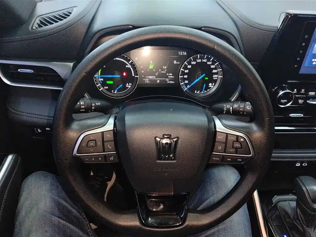 Toyota Crown Kluger 2023 из CN, фото 4