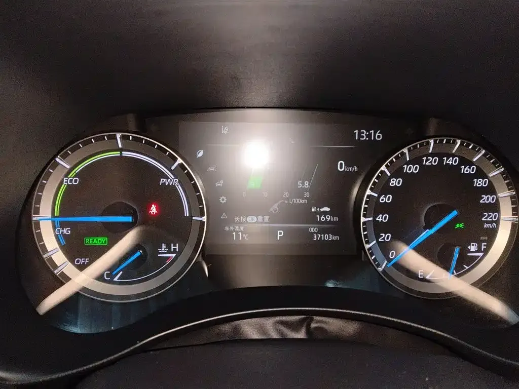 Toyota Crown Kluger 2023 из CN, фото 10