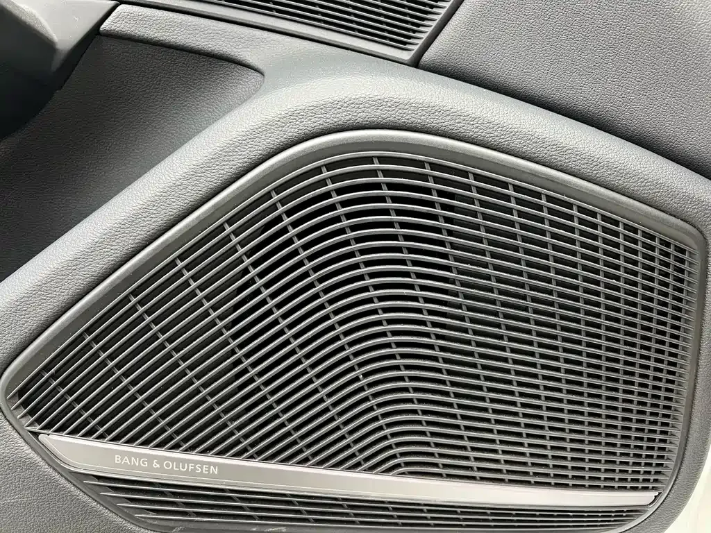 Audi A4L — фото 9
