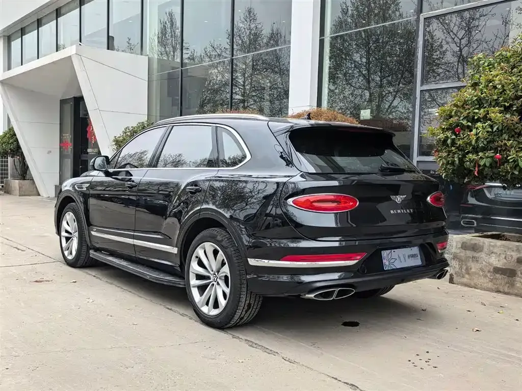 Bentley Bentayga — фото 9