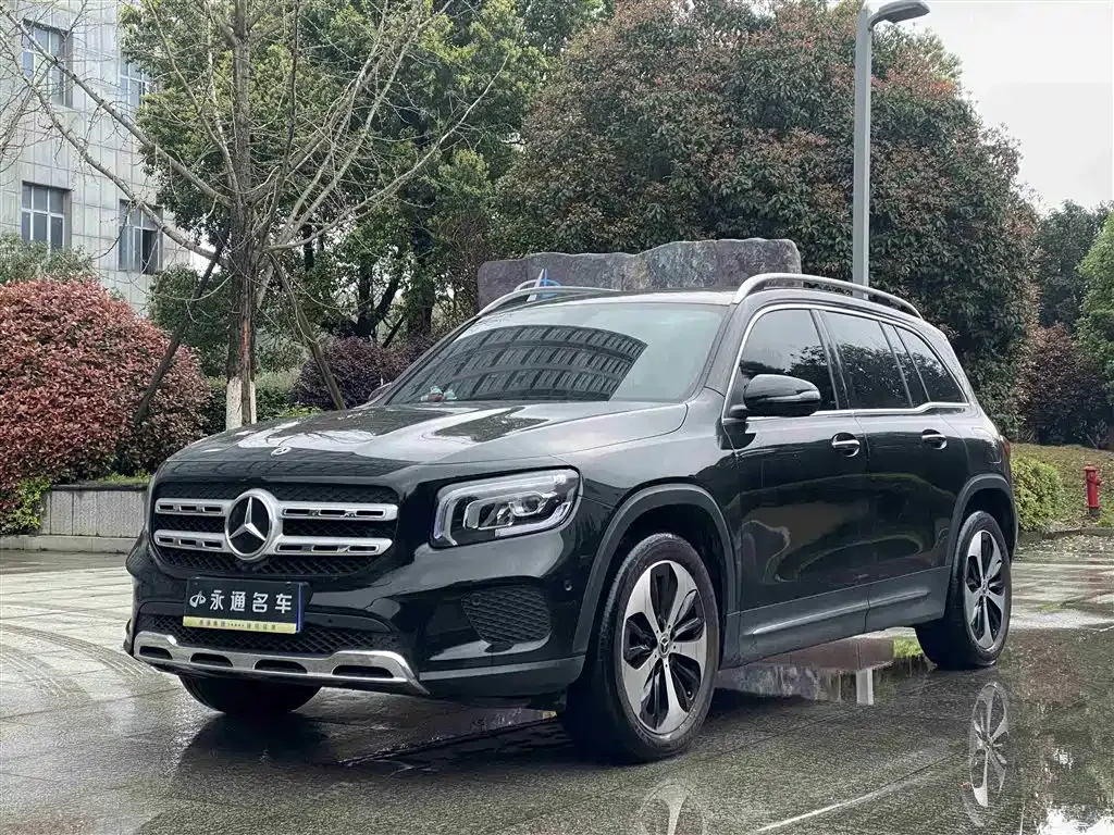 Mercedes-Benz GLB — фото 1