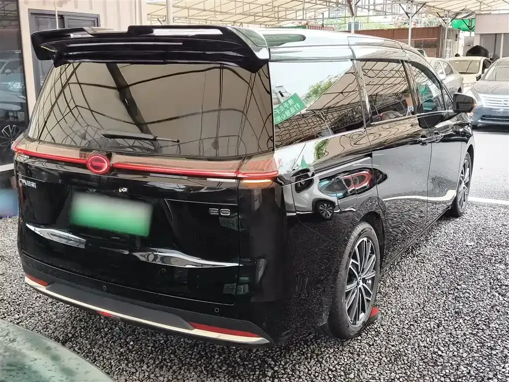 GAC Motor E8 Hybrid — фото 7