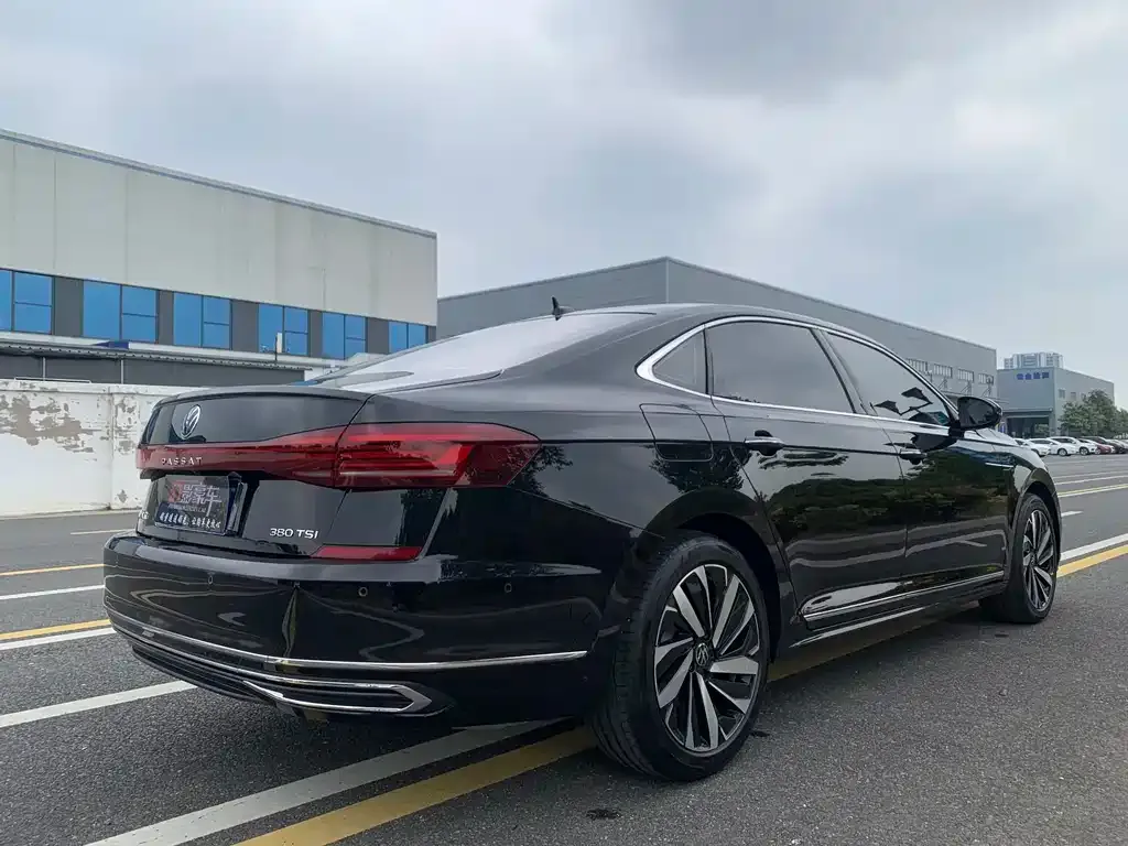 Volkswagen Passat — фото 3