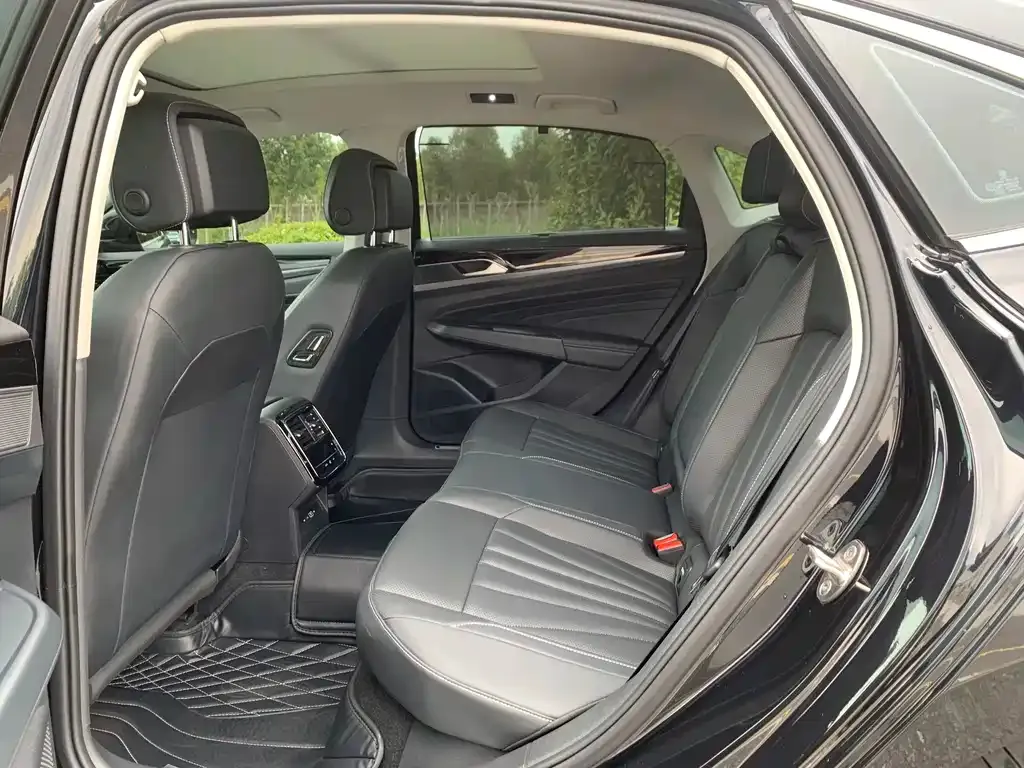 Volkswagen Passat — фото 4