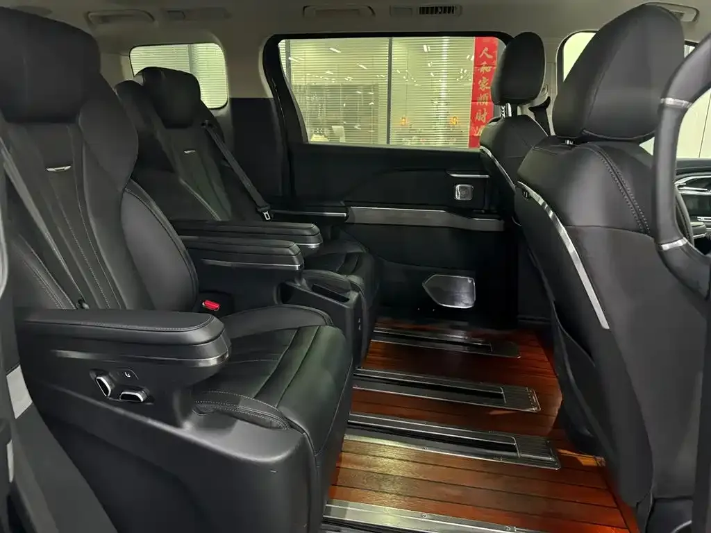 Hongqi HQ9 2023 из CN, фото 3