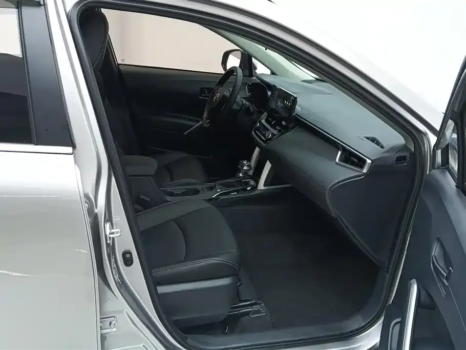 Toyota Corolla Cross — фото 3