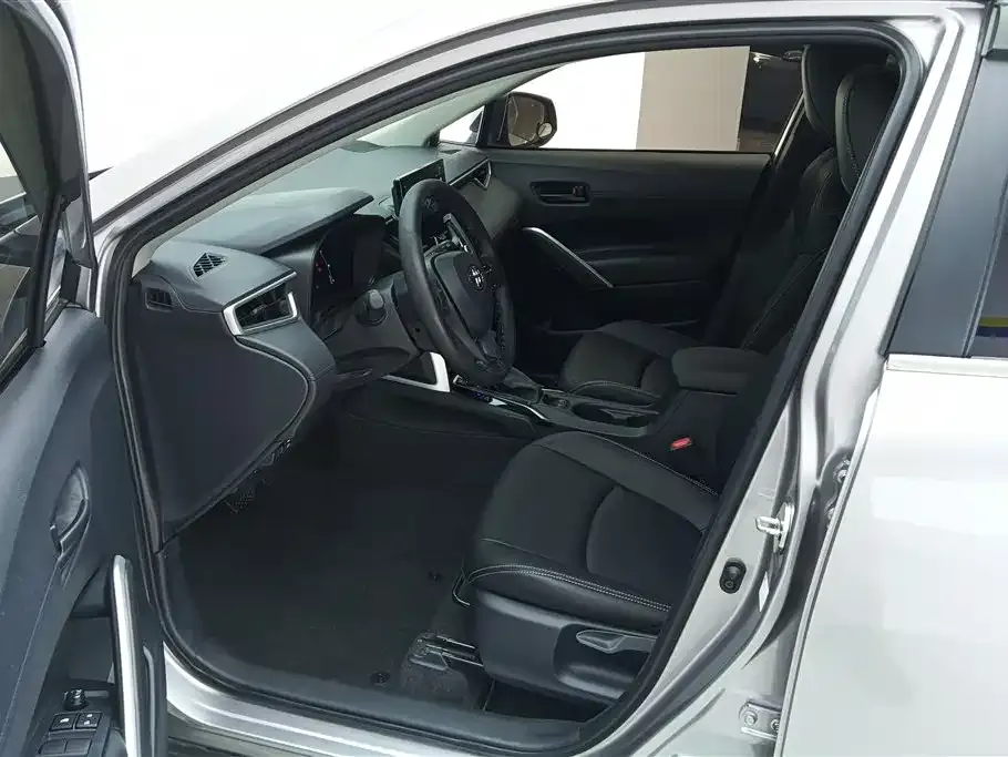 Toyota Corolla Cross — фото 9