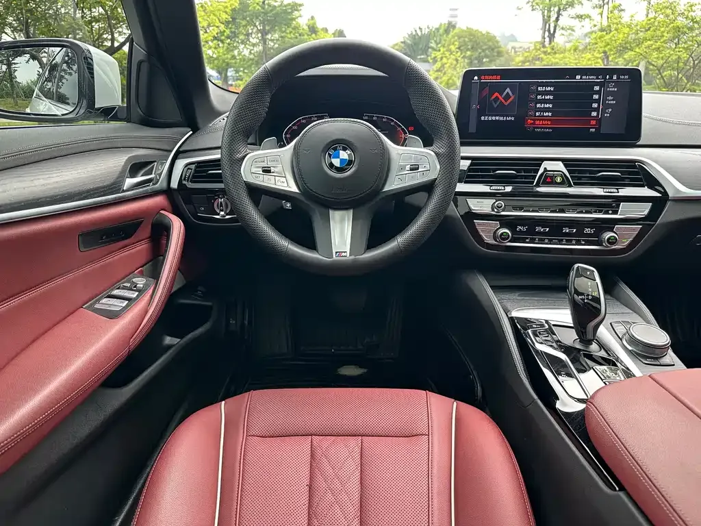 BMW 5 Series — фото 10