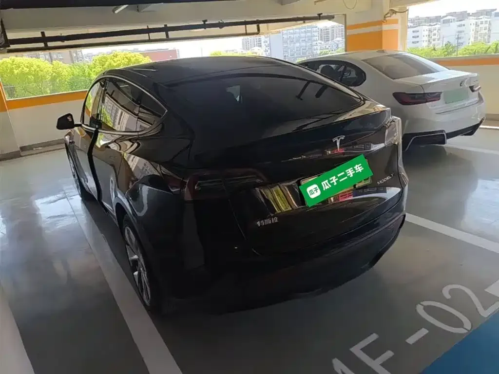 Tesla Model Y — фото 8