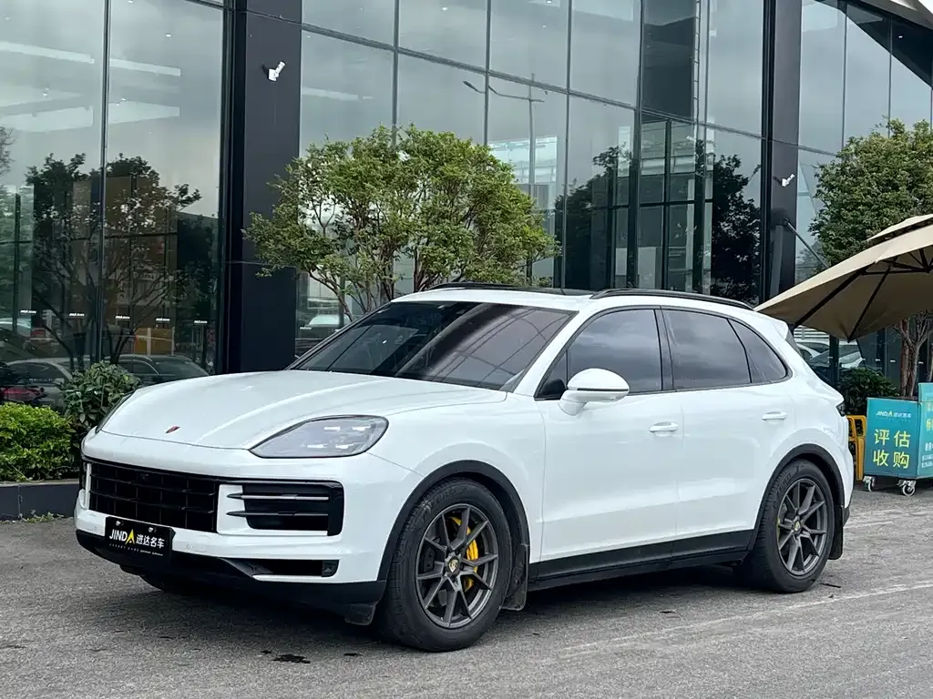 Porsche Cayenne — фото 1