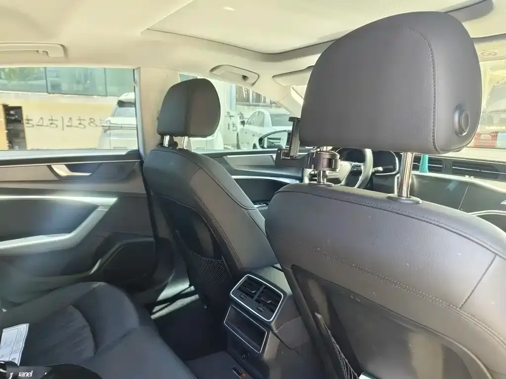 Audi A7 2021 из CN, фото 6