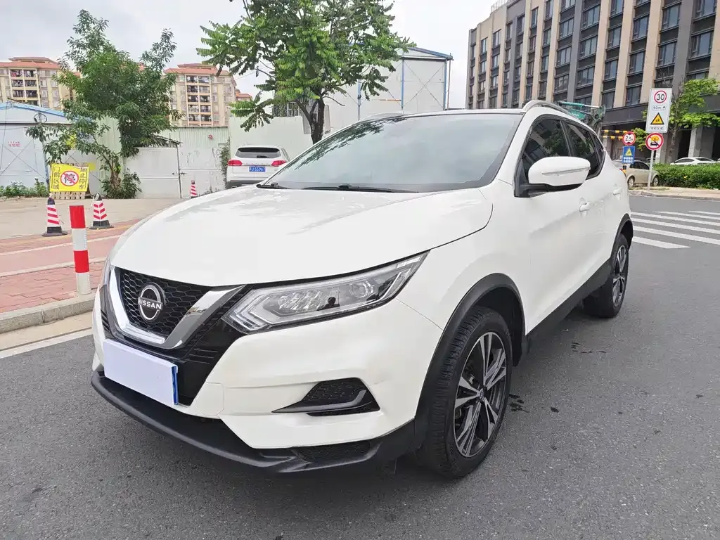 Nissan Qashqai — фото 1