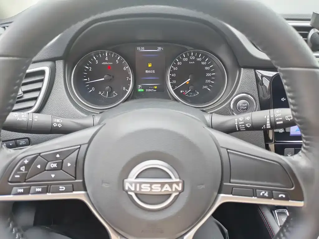 Nissan Qashqai — фото 9