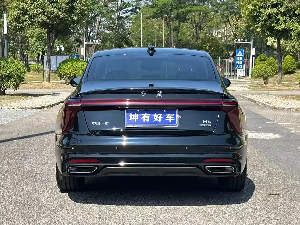 Hongqi H5 — фото 6