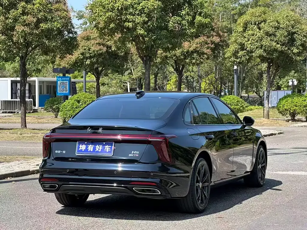 Hongqi H5 — фото 3