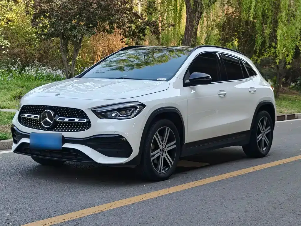 Mercedes-Benz GLA — фото 1