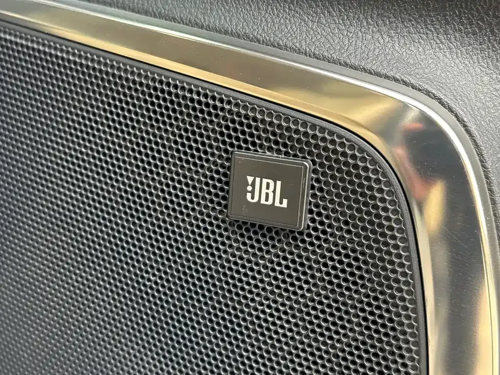Toyota Alphard — фото 10