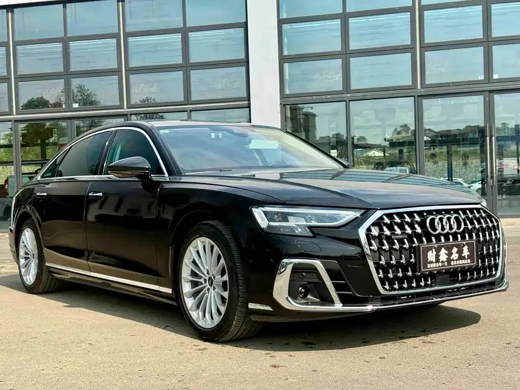 Audi A8 — фото 7