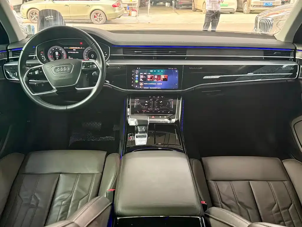Audi A8 — фото 3