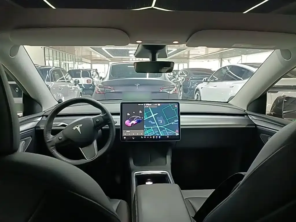 Tesla Model Y — фото 6