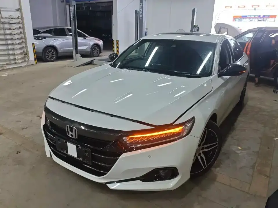 Honda Accord — фото 1