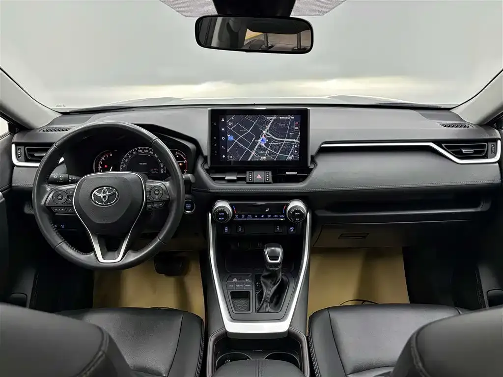 Toyota RAV4 — фото 6