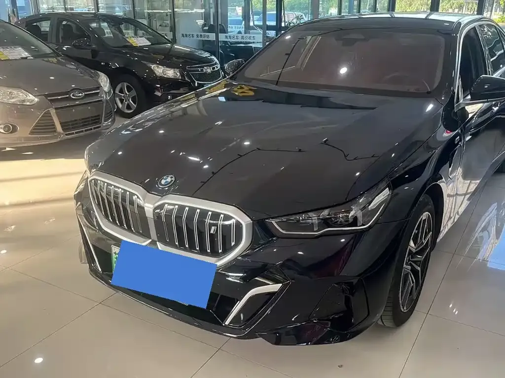 BMW i5 — фото 1