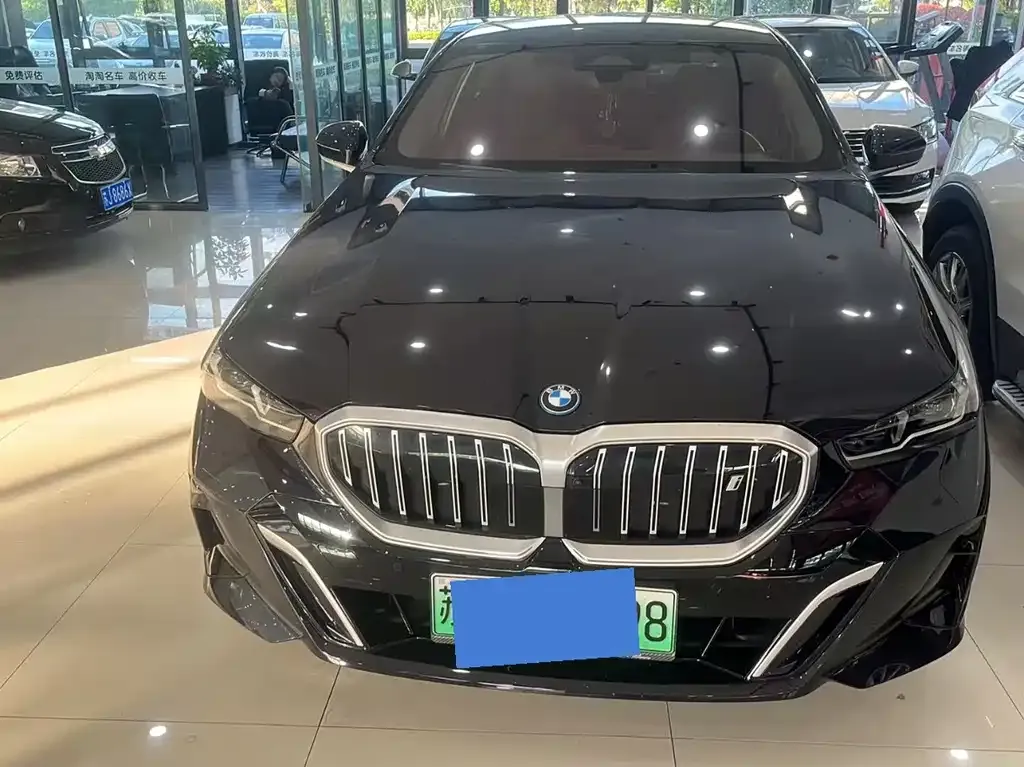 BMW i5 — фото 4